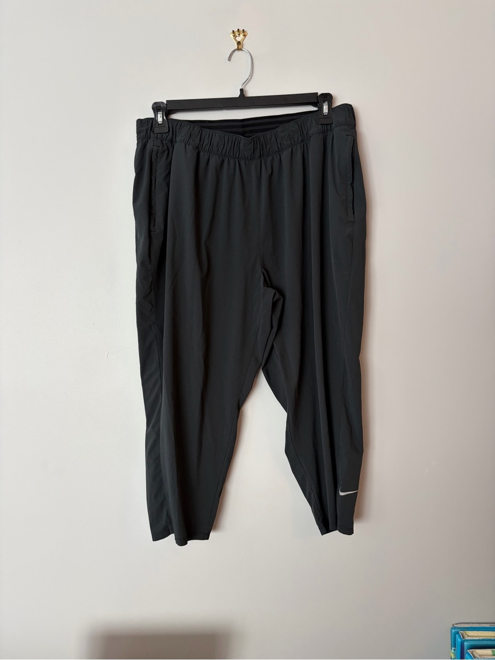 Nike Women’s Black Athletic capris